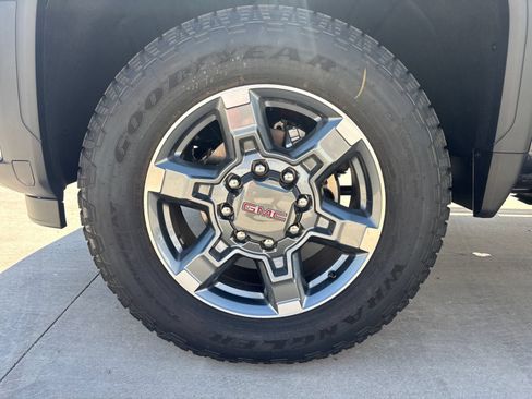 New 2026 GMC Sierra 3500 SLT w/ SLT Premium Package AWD/4WD image 28