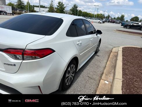 Used 2022 Toyota Corolla LE FWD image 6