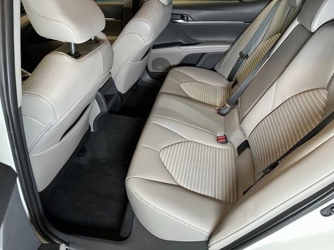 Used 2022 Toyota Camry SE image 19