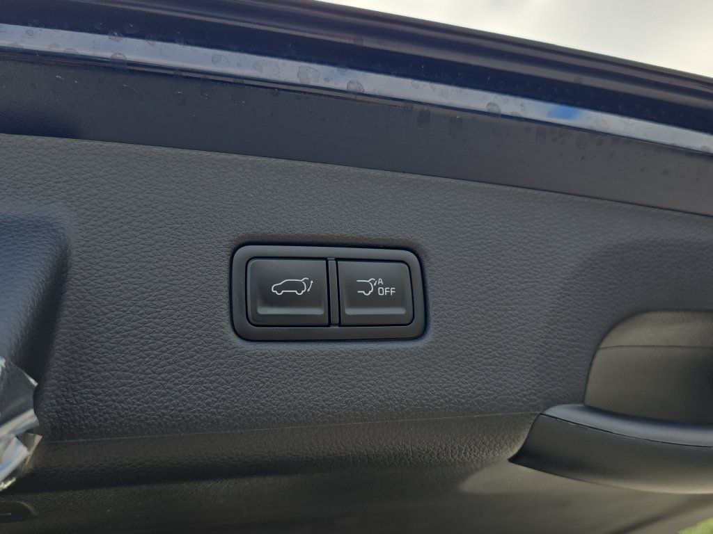 New 2027 Kia Carnival EX FWD image 11