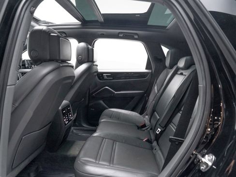 Used 2020 Porsche Cayenne AWD/4WD image 57