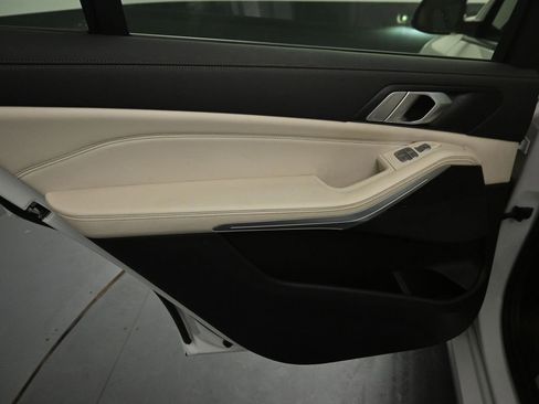 Used 2022 BMW X7 xDrive40i w/ Executive Package image 25