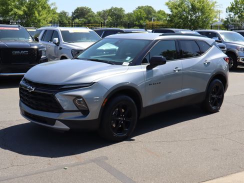 Used 2025 Chevrolet Blazer LT w/ Midnight/Sport Edition FWD image 5