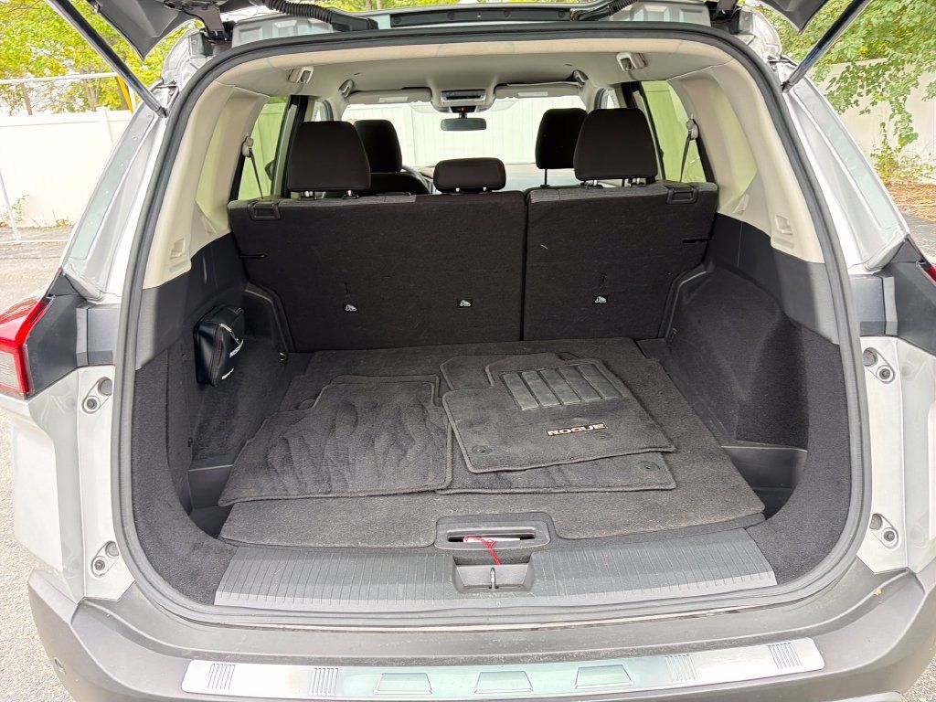 Certified 2023 Nissan Rogue SV FWD image 24