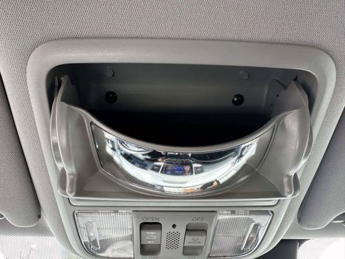 Used 2018 Honda Pilot Touring image 39