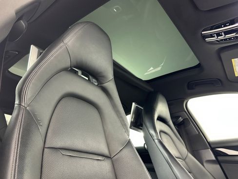 Used 2018 Porsche Panamera 4 image 17
