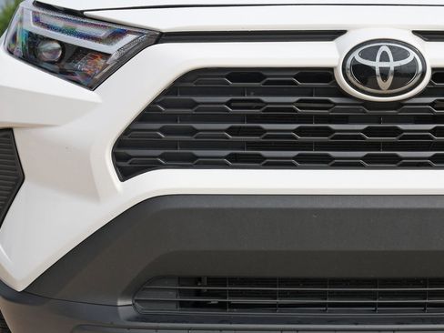 Used 2024 Toyota RAV4 XLE image 9