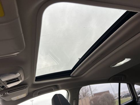 Used 2022 Subaru Crosstrek 2.0i Premium w/ Moonroof Package image 11