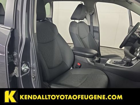 Used 2024 Toyota RAV4 XLE AWD/4WD image 28