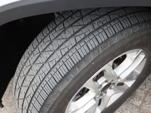 Used 2022 Chevrolet Traverse LS image 26