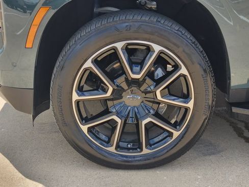 Used 2026 Chevrolet Suburban RST w/ Comfort Package RWD image 17