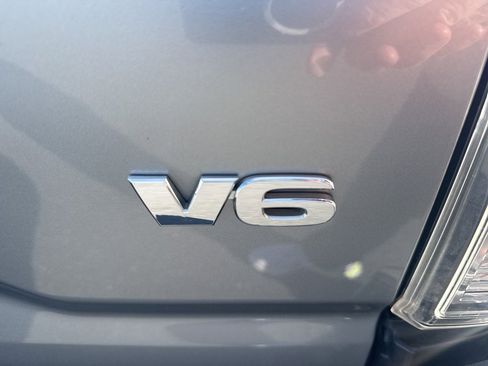 Used 2022 Toyota Tacoma TRD Off-Road image 11