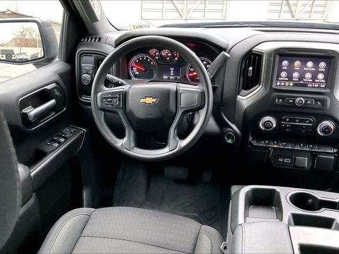 Used 2025 Chevrolet Silverado 1500 Custom image 8