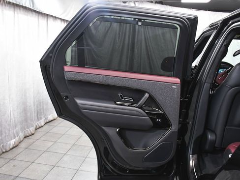 Used 2025 Land Rover Range Rover Sport Autobiography AWD/4WD image 13