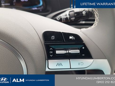 New 2025 Hyundai Elantra SEL FWD image 23