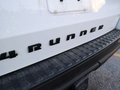Used 2025 Toyota 4Runner SR5 AWD/4WD image 10