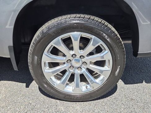 Used 2020 Chevrolet Silverado 1500 High Country w/ Technology Package image 10