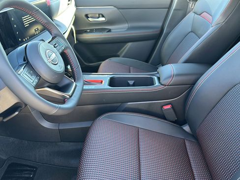 New 2026 Nissan Kicks SR w/ Cold Weather Package image 10