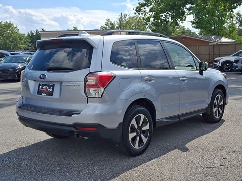 Used 2017 Subaru Forester 2.5i Premium AWD/4WD image 4