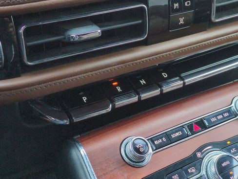 Used 2023 Lincoln Aviator Reserve image 18