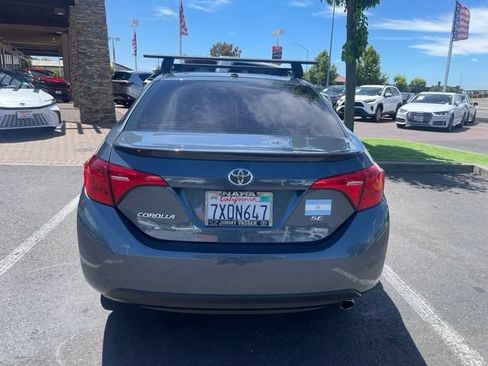 Used 2017 Toyota Corolla SE w/ SE Premium Package FWD image 2