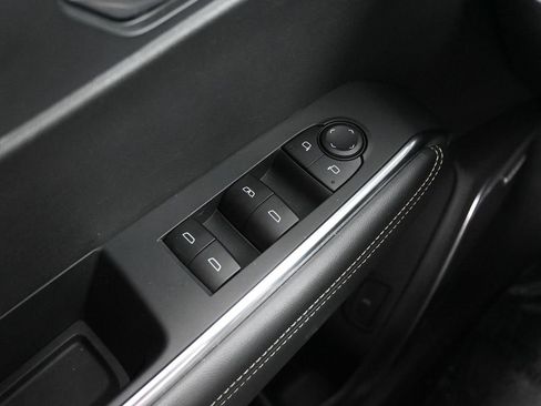 Used 2025 GMC Acadia Elevation image 24