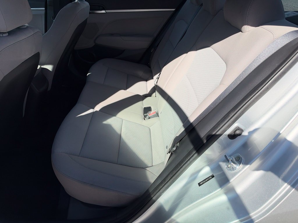 Used 2019 Hyundai Elantra SE FWD image 18