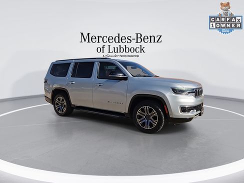 Used 2023 Jeep Wagoneer Series II w/ Flexible Seating Group AWD/4WD image 2