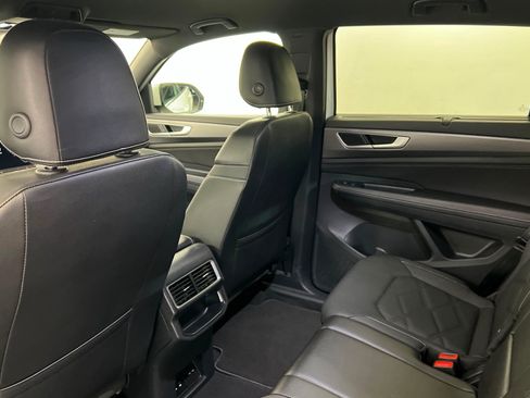 Used 2025 Volkswagen Atlas Cross Sport SE AWD/4WD image 20