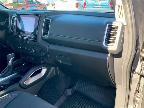 Used 2023 Nissan Frontier SV w/ Technology Package RWD image 18