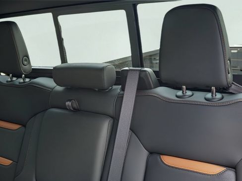 New 2026 GMC Sierra 2500 AT4 w/ AT4 Premium Plus Package AWD/4WD image 20