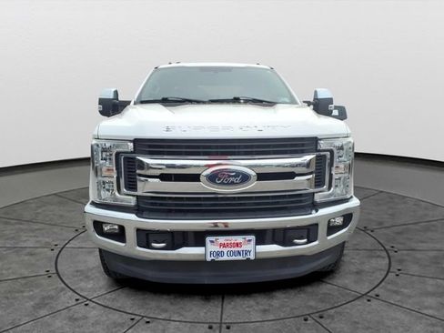 Used 2017 Ford F250 XLT w/ XLT Premium Package AWD/4WD image 2