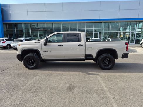 Used 2026 Chevrolet Silverado 2500 ZR2 w/ LPO, Dark Essentials Package AWD/4WD image 7