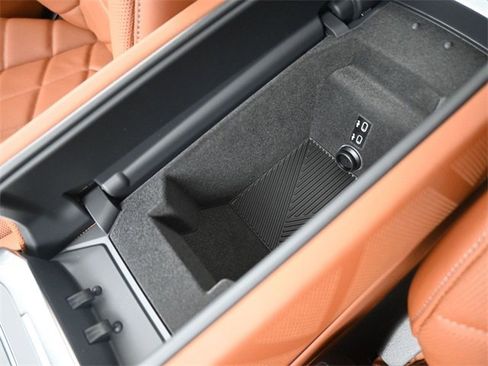 New 2025 BMW i7 xDrive60 w/ Executive Package image 31