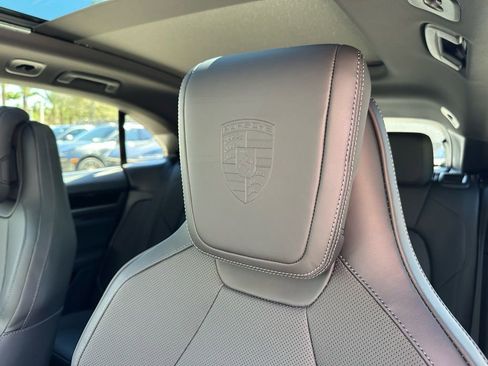 Used 2026 Porsche Macan Electric RWD image 24