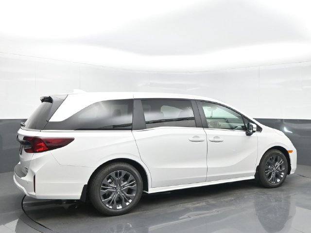 New 2027 Honda Odyssey Touring image 6