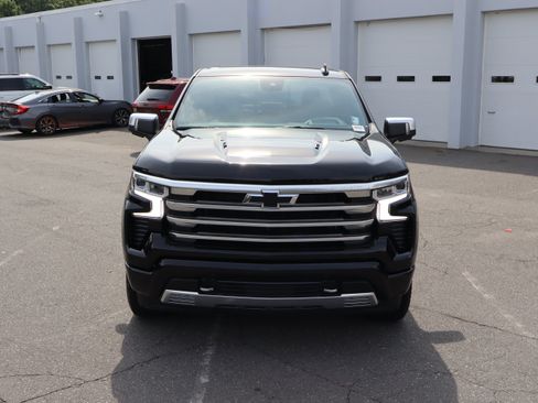 Used 2023 Chevrolet Silverado 1500 High Country w/ Technology Package AWD/4WD image 3