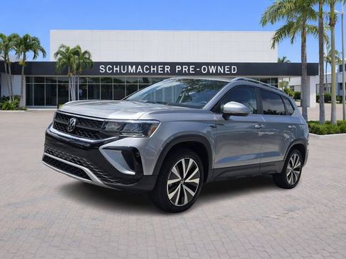 Certified 2023 Volkswagen Taos SE FWD image 3