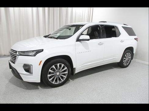 Certified 2022 Chevrolet Traverse Premier FWD image 3