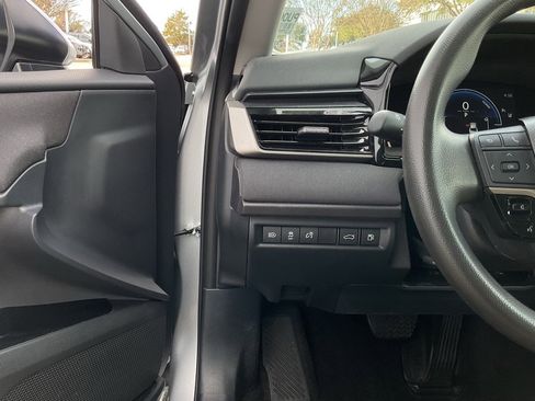 Used 2025 Toyota Camry LE image 24