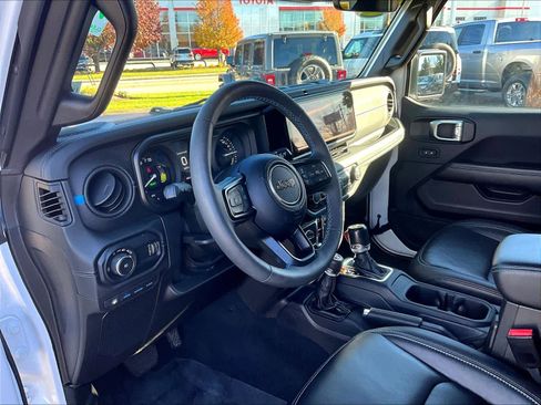 Used 2024 Jeep Wrangler Unlimited Rubicon 4xe image 8