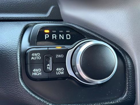Used 2022 RAM 1500 Big Horn AWD/4WD image 18