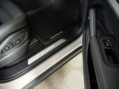 New 2026 Porsche Cayenne Coupe image 26