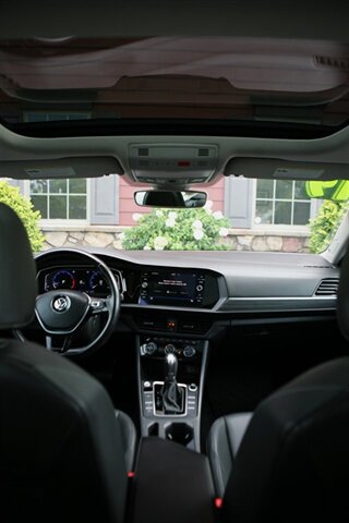 Used 2019 Volkswagen Jetta SEL FWD image 16