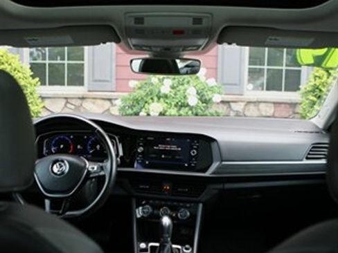 Used 2019 Volkswagen Jetta SEL FWD image 16
