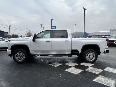 Used 2023 Chevrolet Silverado 3500 High Country w/ Z71 Off-Road Package image 6