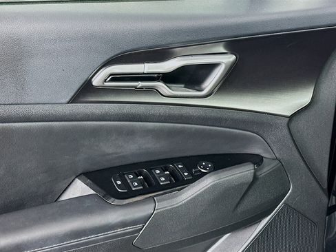 Used 2024 Kia Sportage EX image 15