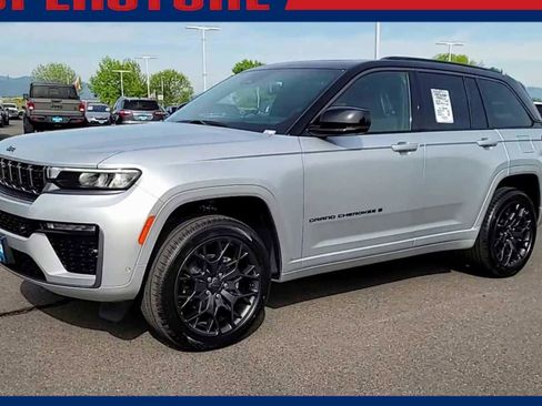 New 2026 Jeep Grand Cherokee Summit AWD/4WD image 4