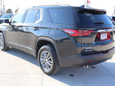 Used 2023 Chevrolet Traverse LT image 8