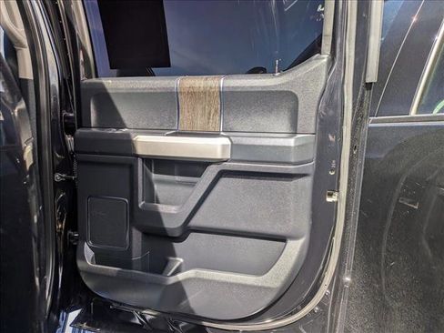 Used 2021 Ford F350 Lariat w/ Chrome Package image 26